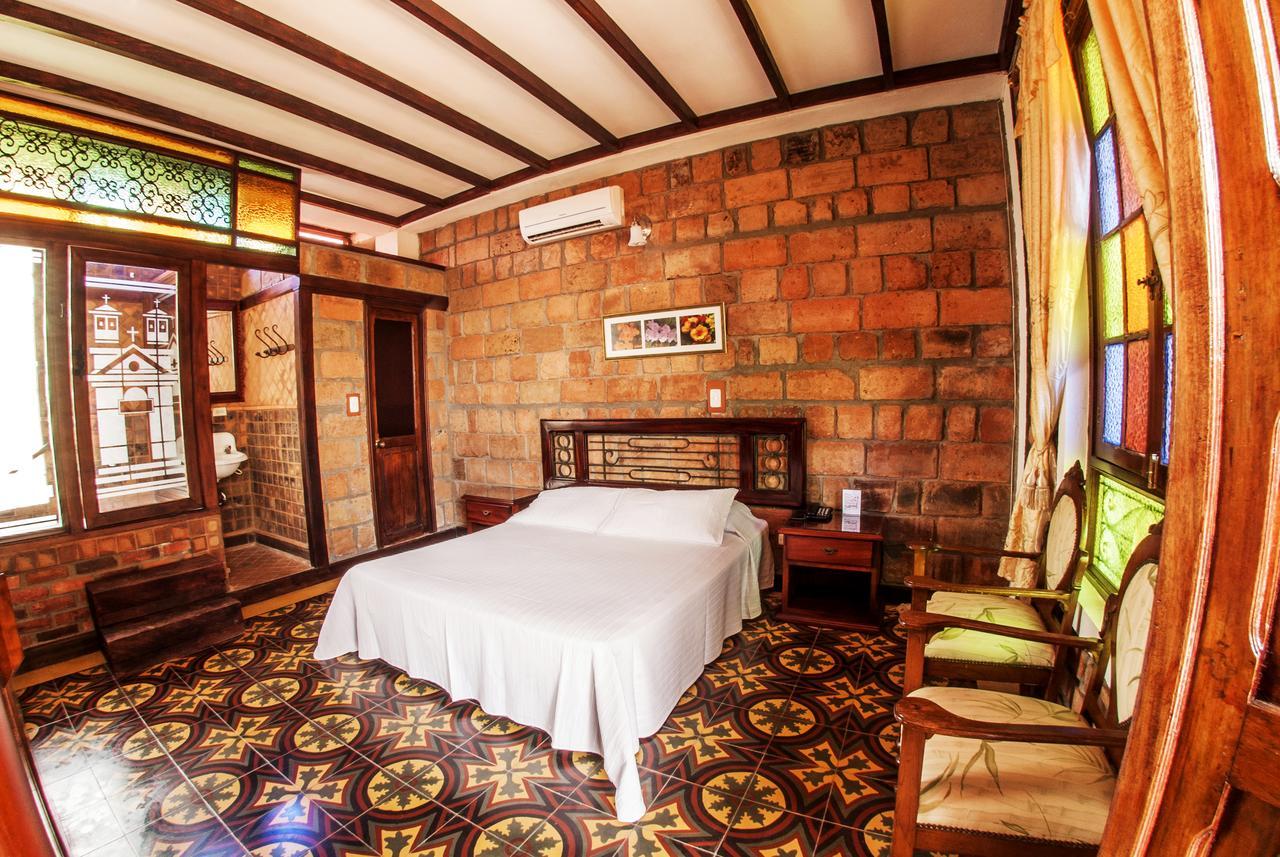 Hosteria De La Plaza Menor Santa Fe de Antioquia Exterior photo